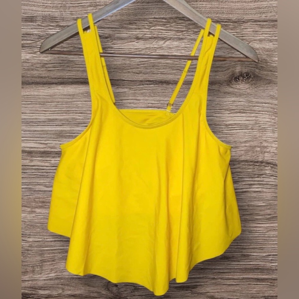 NWOT ROSEGAL Women's Ruffled Swimsuit top